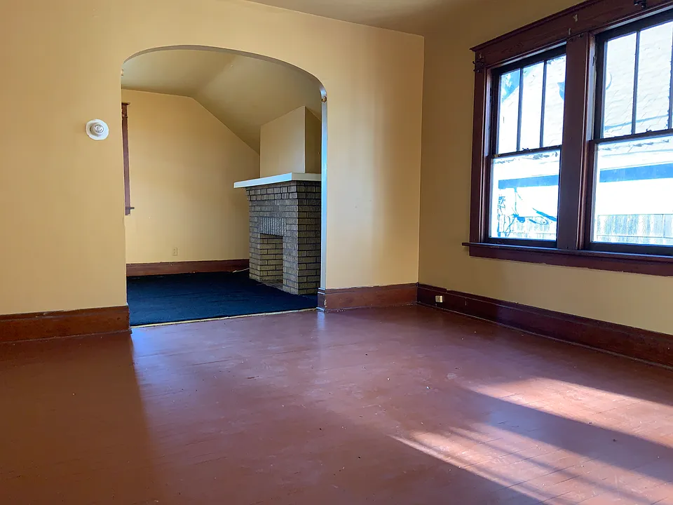 111 Schuele Ave #2