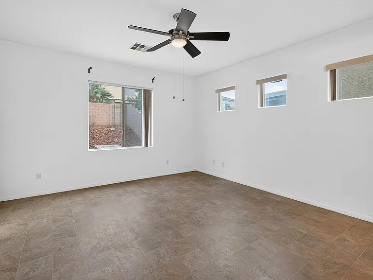 1704 Patrick Thomas Ct — Photo 15