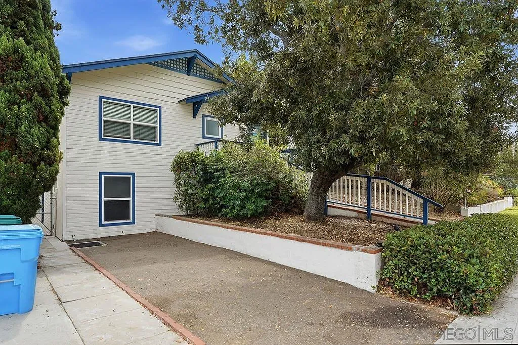 3 bed, 2.0 bath, 1446 sqft, $5,500 — Photo 3