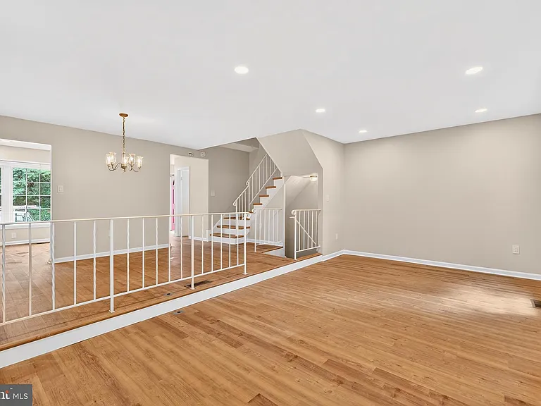 7306 Eggar Woods Ln — Photo 13