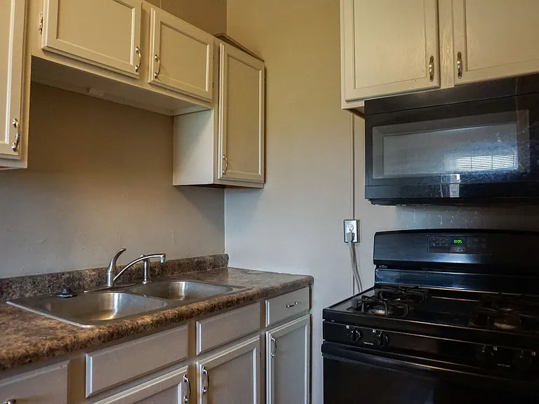 18th & K Apartments — Photo 22