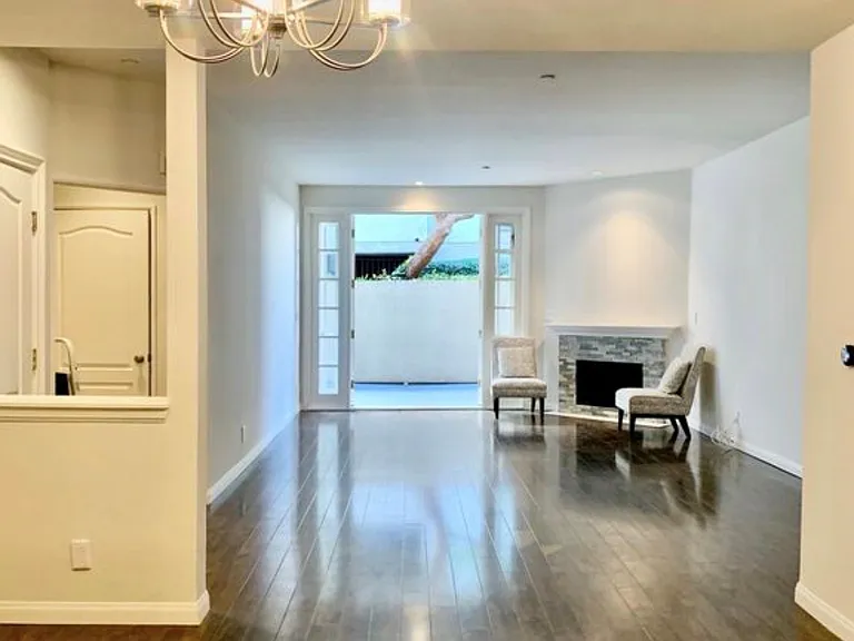 1818 Colby Ave #104 — Photo 4