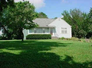 3027 NW Sproaton Ln, Topeka, KS 66617