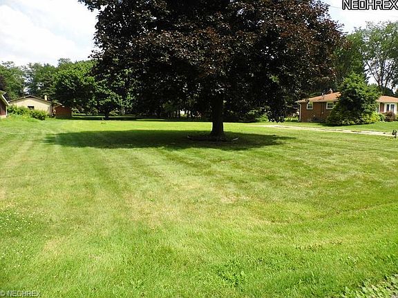 3rd image of 4780 Loraine Dr