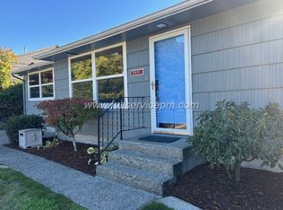 2421 SW 106th St, Seattle, WA 98146