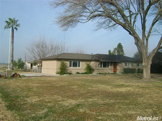 4401 S Walnut Rd photo 1