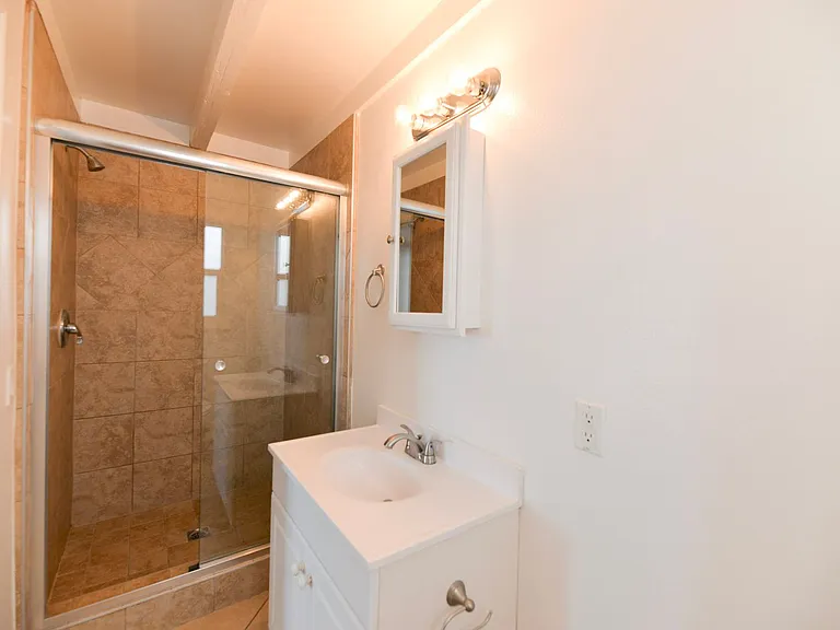 2601 S. El Camino Real — Photo 18