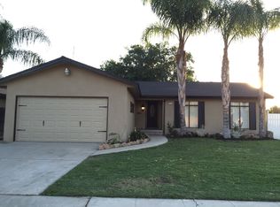 2812 Paula Dr, Clovis, CA 93612