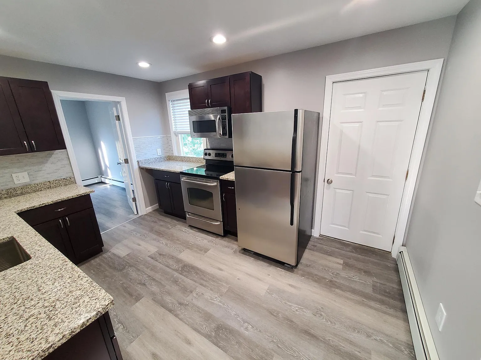 2 bed, 615 sqft, $1,925 — Photo 4