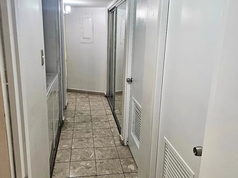 690 Cesar Gonzalez Parque De Las Fuentes — Photo 4