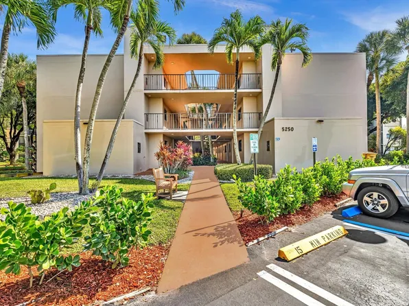 5250 Las Verdes Circle #224, Delray Beach, FL 33484