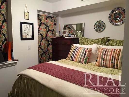 Rented by REAL New York | media 25