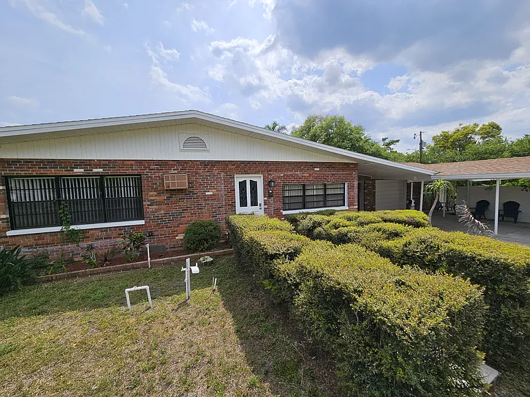 1060 Bevis Rd — Photo 3