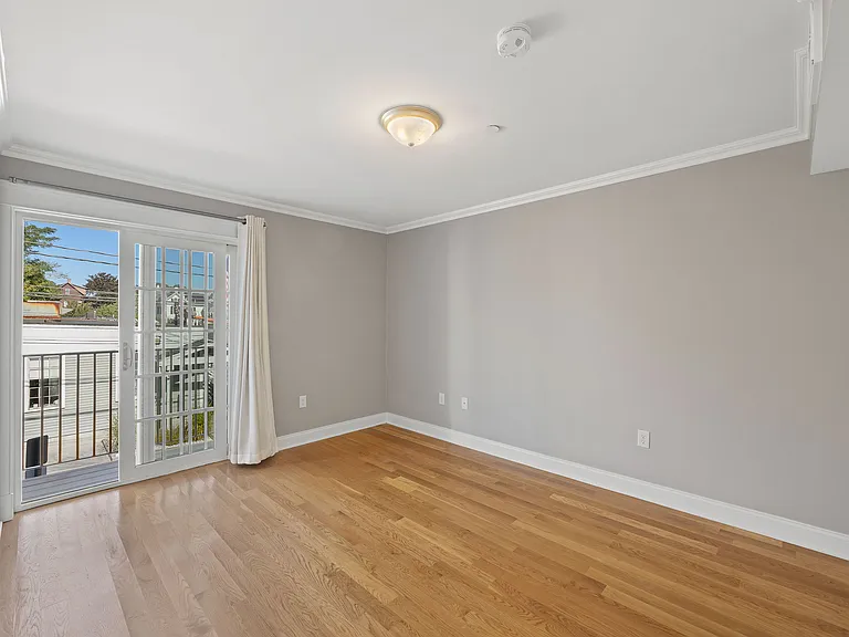 25 Howland St #3 — Photo 7