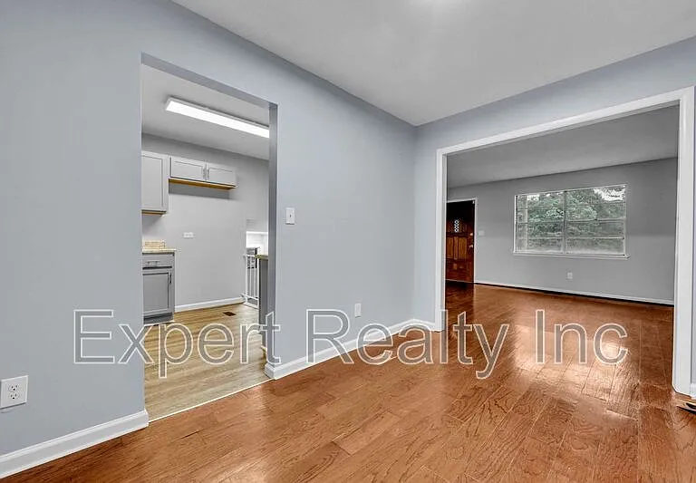 1256 15th St SW — Photo 8