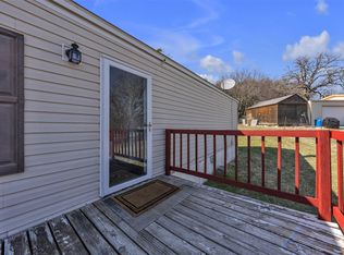 220 Country Side Ct, Springtown, TX 76082