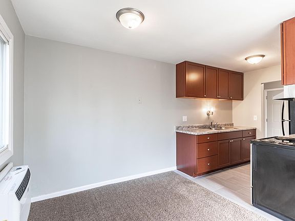 3rd image of 1089 York Ave #2