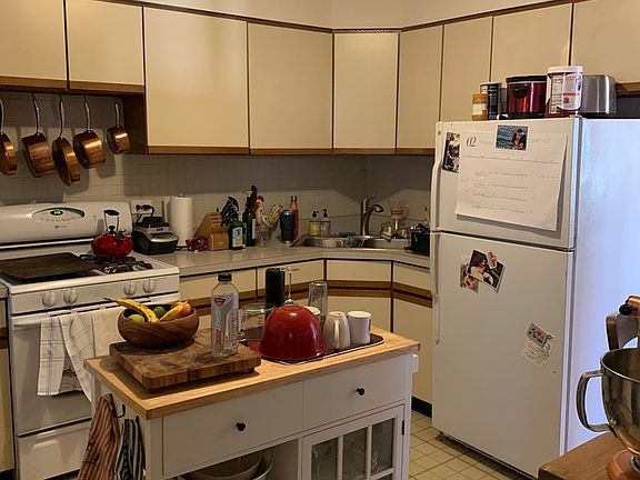 5th image of 835 N Hoyne Ave APT 1