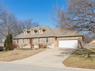 15424 Poplar St, Basehor, KS 66007