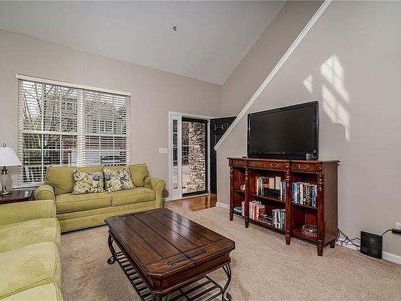 4th image of 412 Pierpont Ct