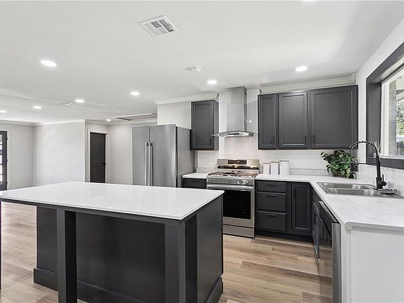 5th image of 2411 Bristol Pl