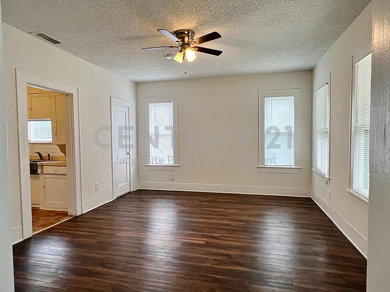 607 Woodbine Ave — Photo 2
