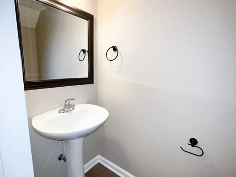 685 Oliver Loop #D — Photo 5