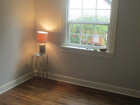 4th image of 221 E Sussex Ave