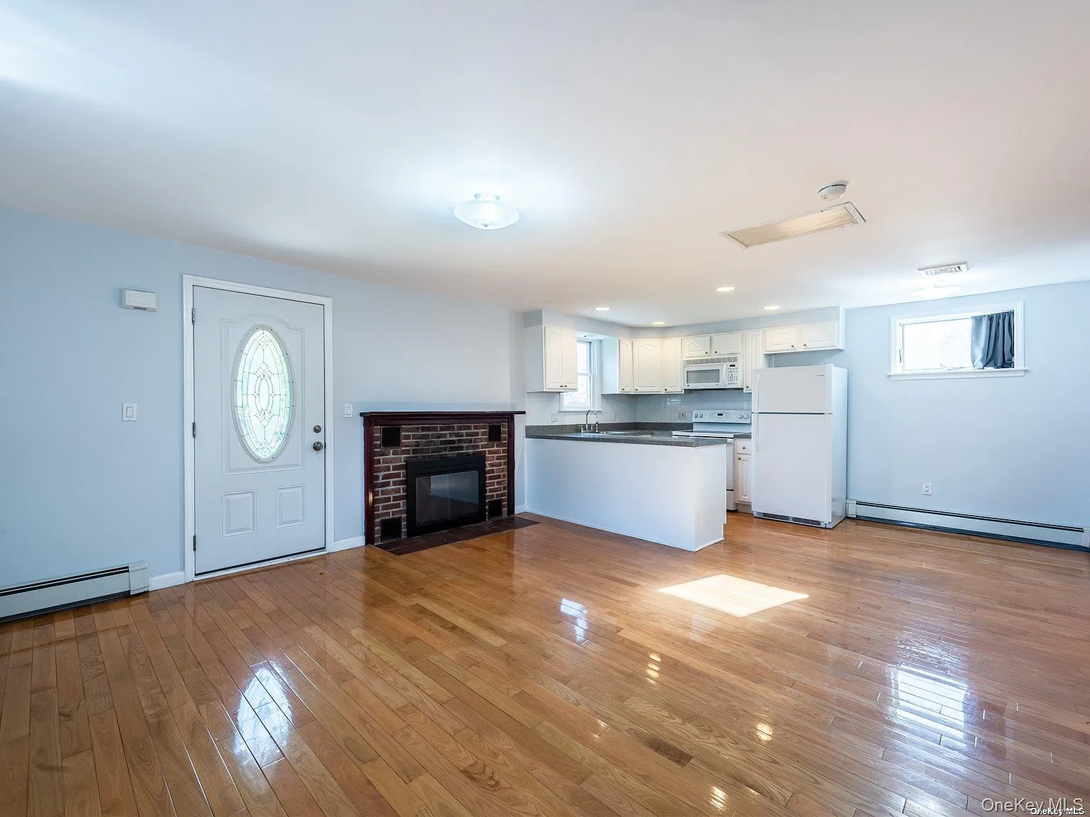 2 bed, 1.0 bath, 750 sqft, $2,950 — Photo 3
