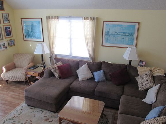 2nd image of 141 52nd St W Unit Sea