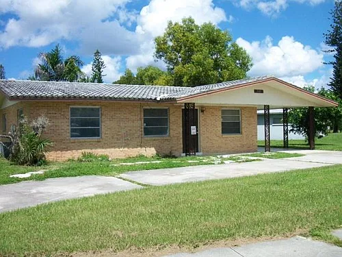 8680 Cypress Lake Dr Photo 1