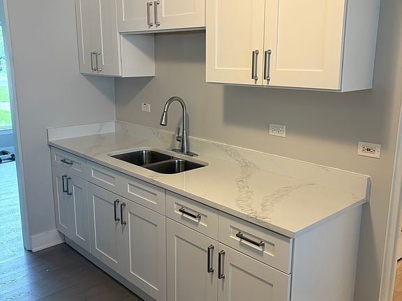 4th image of 17241 Burnham Ave