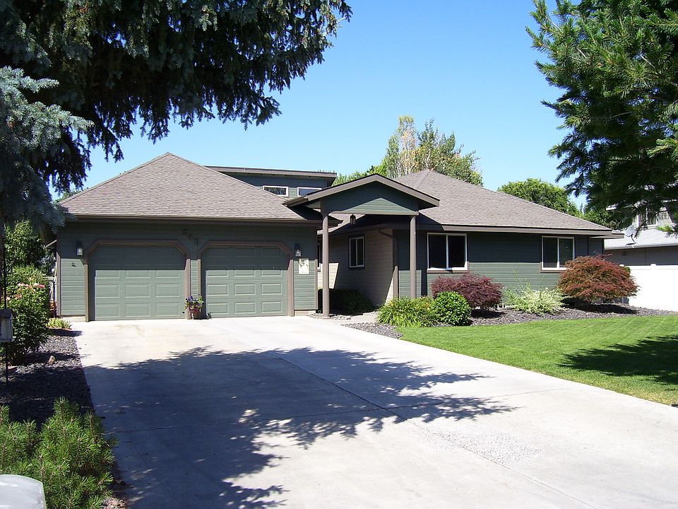 1st image of 840 S Meadowlark Ln