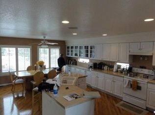 9915 Melbourne Cir, Highlands Ranch, CO 80130