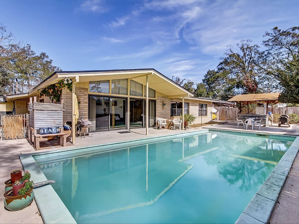1st image of 6014 Wateredge Ln