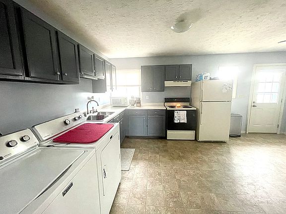 5th image of 458 N Crescent Dr