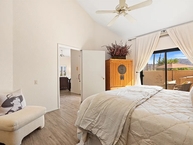 Mariposa Dr — Photo 10