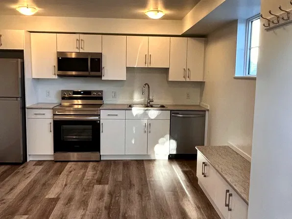 12021 55th St NW, Edmonton, AB