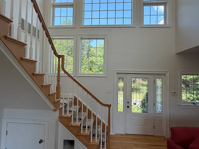 319 Aetna Dr — Photo 2
