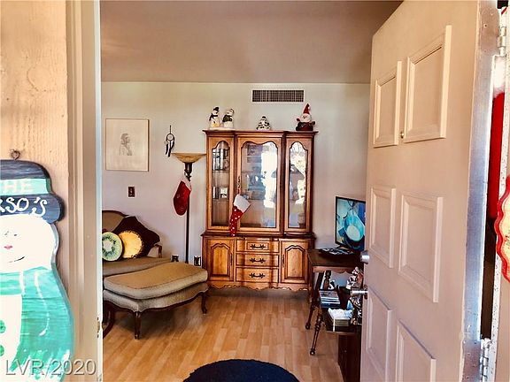 4th image of 3205 Pinehurst Dr APT B