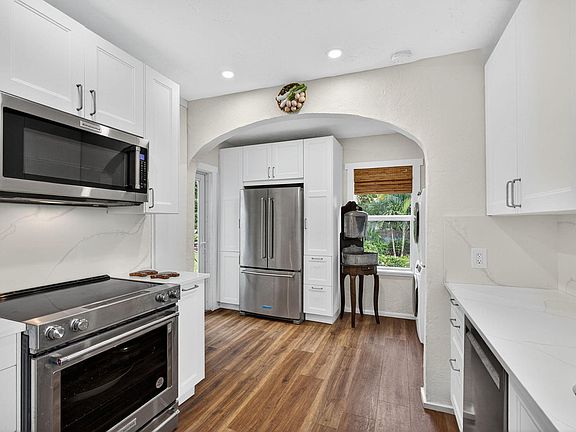 5th image of 825 34th St #0