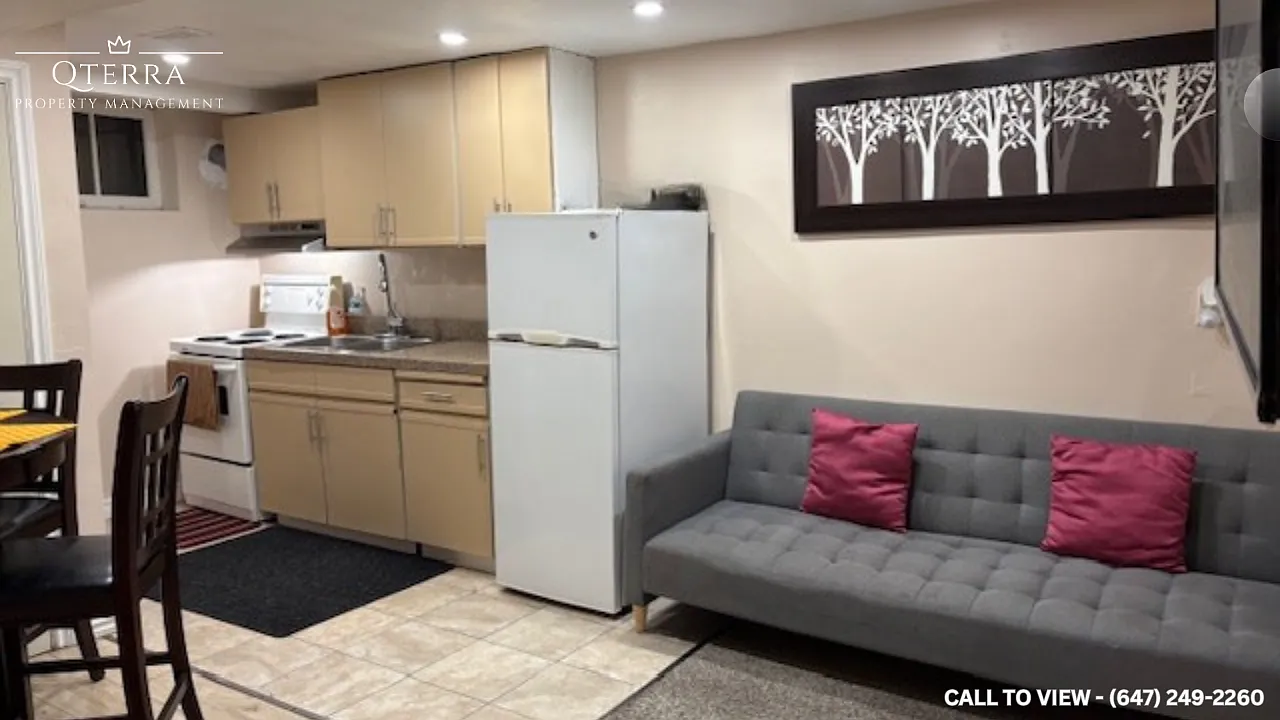 3 bed, 700 sqft, $1,795 — Photo 1