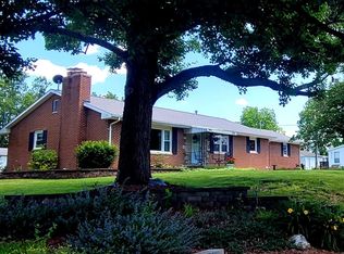 1101 Rodgers St, Barry, IL 62312