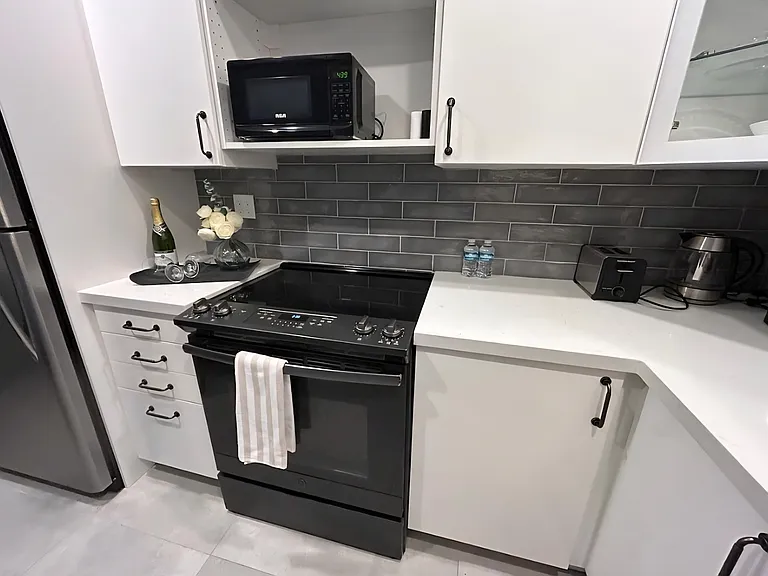 1215 NE 15th Ave #3 — Photo 15