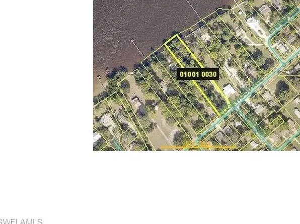 3733 Edgewood Ave, Fort Myers, FL 33916