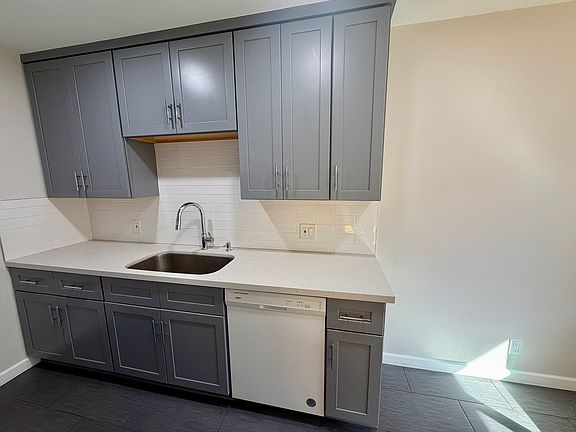 4th image of 279 Temple Ave APT 6