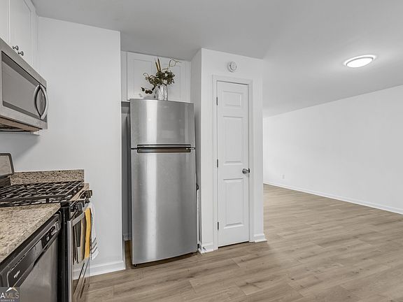 5th image of 2427 Lawrenceville Hwy APT 3