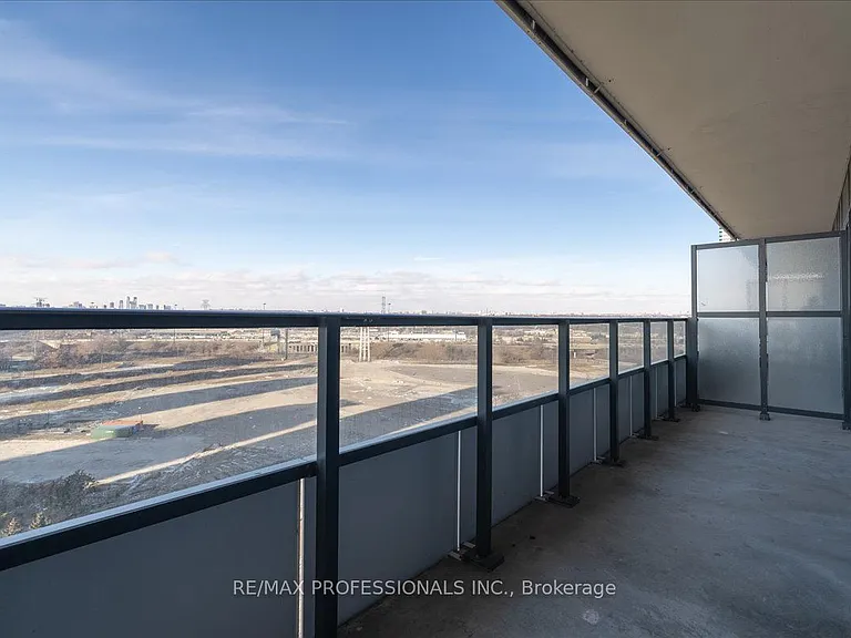 30 Shore Breeze Dr #1422 — Photo 22