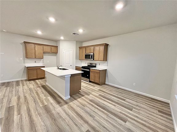 3rd image of 922 Coffee Mill Ln