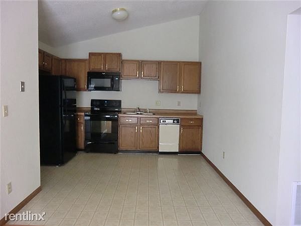 Kitchen, 3 PT (2)